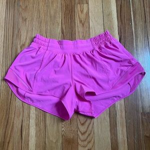 Lululemon shorts 2.5 hotty hot shorts. Great condition.